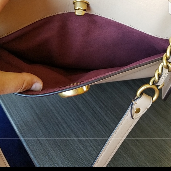 Big tan leather  COACH Bag ❤SALE❤ - Picture 3 of 16